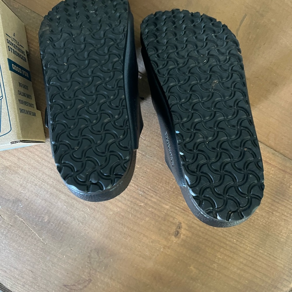 Birkenstock Black Sandals with Adjustable Straps and Contoured Footbed - Picture 3 of 4
